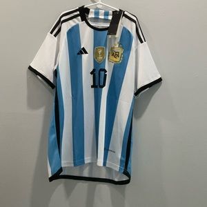 ARGENTINA MESSI JERSEY AND SHORT KIDS SET — SIZE: S(24)